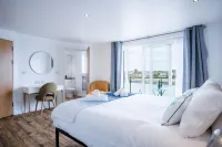 Skyline Duplex Penthouse - 3 Bedroom - Llanelli - Apartments