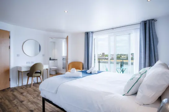 Skyline Duplex Penthouse - 3 Bedroom - Llanelli