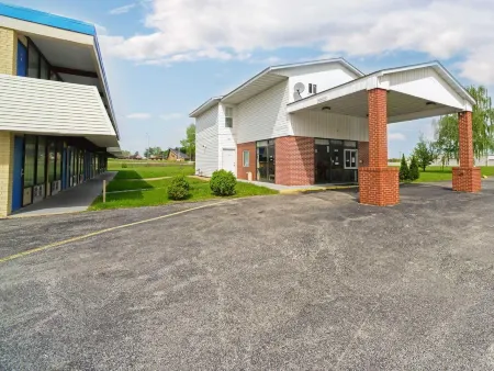 Loyalty Inn Maryville Отели в г. Трой