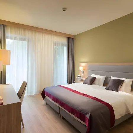 Di Verdi Imperial Hotel Отели рядом с достопримечательностью «Стадион «Групама Арена»»
