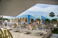 Hacienda Inn Aeropuerto Hotel a 