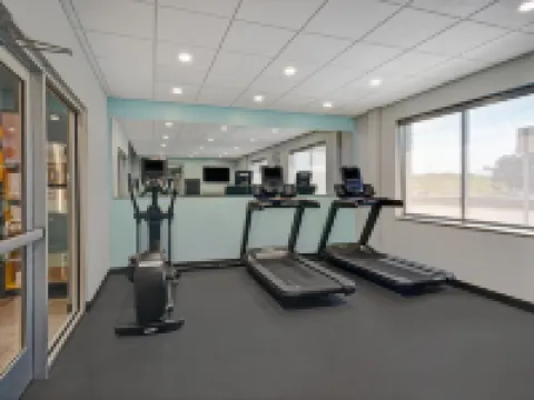 Tru by Hilton Troy Detroit Hotels in Troy