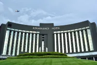 Renaissance St. Louis Airport Hotel Các khách sạn ở Berkeley