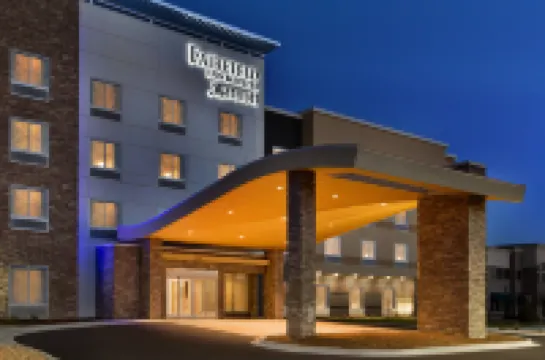Fairfield Inn & Suites Boulder Longmont Hotels in Longmont