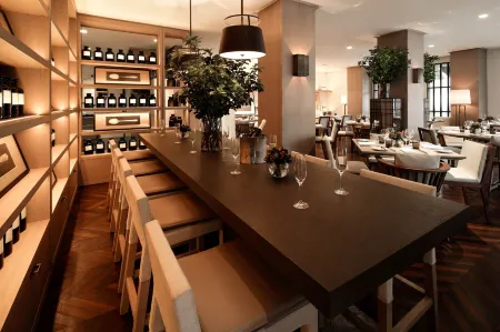 Las Alcobas, a Luxury Collection Hotel, Mexico City Отели рядом с достопримечательностью «Музей Института геологии УНАМ»