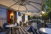 Park Plaza Bonaparte Boutique