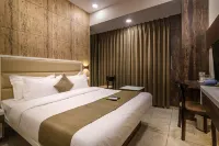 Hotel Royal Treat Surat - Hot Tub
