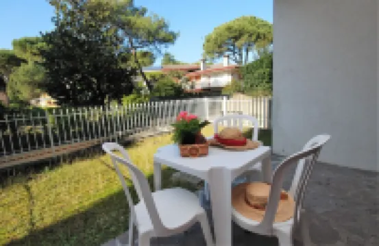 Spacious apartment with pool access in exclusive residence