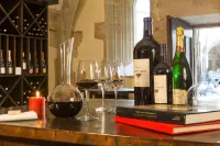 Chateau des Ducs de Joyeuse, BW Signature Collection Hotel di Roquetaillade