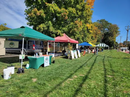 Stay in the heart of Greenwood Lake minutes away from the lake