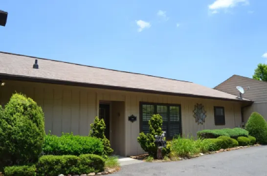 Cardinals Nest at RidgeCrest Villa in the Smoky Mountains Hotels in 