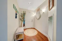 Luxury Lakefront Condo In The Heart of Smith Mtn. Lake!!! 4BR 3BA!!!