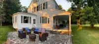 Charming Vintage Cottage in Skytop - Perfect for Intimate or Large Gatherings!