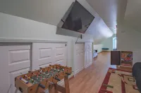 Pueblo Magíco: Modern-Rustic Central City Gem, Sleeps 12-14 Guests