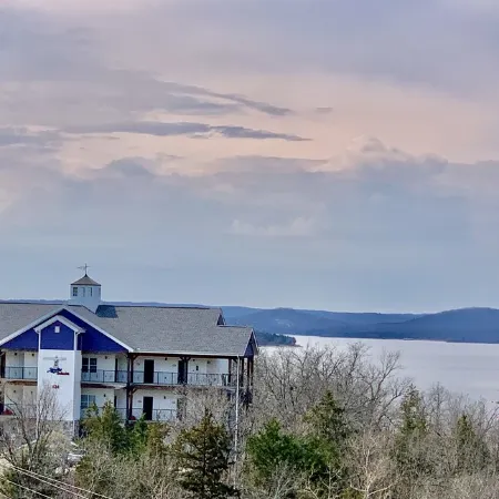 Stormy Point. Top Branson Destination Resort 3BDR/2BA sleeps 8