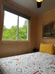 The Den Shipping Container Cabin-HotTub!-High Speed WiFi!-Great View & Location!