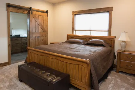 Majestic Bull Elk, Rambler, Views, Porches