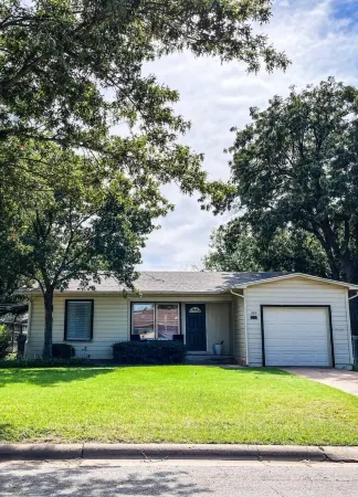 Boutique home near ACU