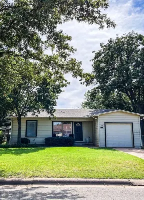 Boutique home near ACU