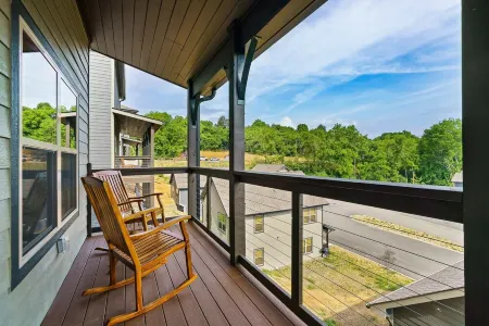 Newly Built Cabin! Hot Tub! Foosball! 5 MI to Pigeon Forge! Mountain Views!