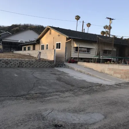 Meticulous Private House @Camarillo Heights-82" TV, Beach/Shopping