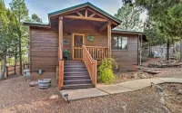 Show Low Cottage Hideaway-Cozy Cabin w/Fireplace