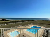 New "Le 209" with magnificent SEA VIEW, swimming pool and balcony Hotels in Guidel