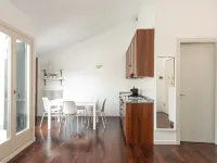 THE OLD WALLS Studio apartment Hotels in Lecco