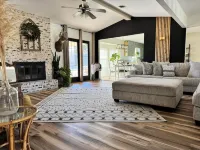 Cozy Home 1 Mile From Food/Shopping, Close to Kaw and Ponca Lake