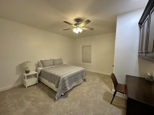 Quiet Private Home - Centrally Located in Sulphur