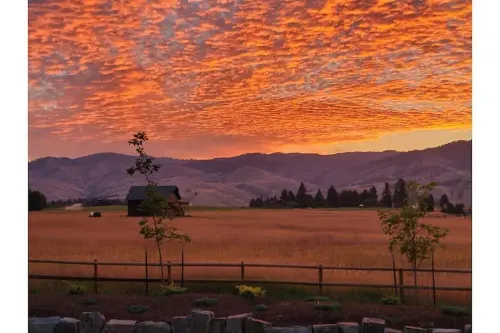 Bitterroot Paradise 1 BR Guesthouse