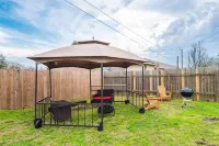 Kyle Field Casita-Less than 1 mile to TAMU! Hotels near Pinot's Palette