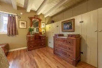 Historic Home of Taos Artist -Peak Season Dates Available! Best Location