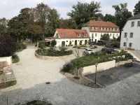 Helle Dachgeschoßwohnung mit Kamin