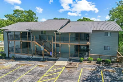 Colorful, Fun-Filled Condo - 5 Minutes to SDC