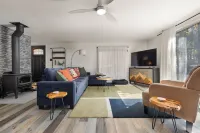 The Den- Forest Cabin Retreat