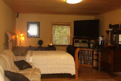 BEAUTIFUL STUDIO NORTH CHARLESTON! Hotel in zona Tanger Outlets Charleston