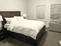 3 BR. 3BA. IMMACULATE TOWNHOME IN DRAPER 德雷珀酒店