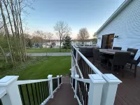 Beautiful 5 Star  Home Overlooking Round Lake 6 Bedrooms