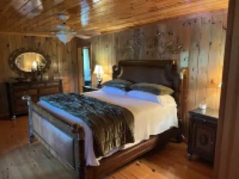 Creekside Country Cottage- minutes away from I-95 Hotels in Clarendon County