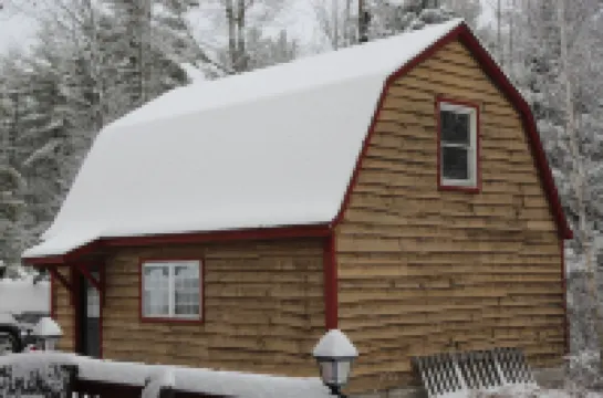 Unique Rustic Ski-Tree House - Game room, Hot tub & Sauna