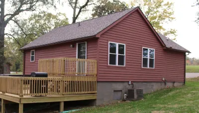 Hot Tub - Minutes from Winetrail, SIU, Giant City, Cedar Lake, Shawnee Forest!