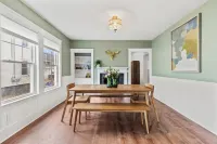 New England Charm, Portland - Parking included