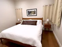 Sky House- Family Friendly Cozy Mountain Escape right in town of Grand Lake Hotels in Grand Lake