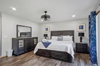 On Lake Wissota, Close to Trails and Golfing. What Are You Waiting for? Hotel a Anson