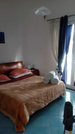 House-Apartment located in a residential complex just 800 meters from the center Отели в г. Прочида