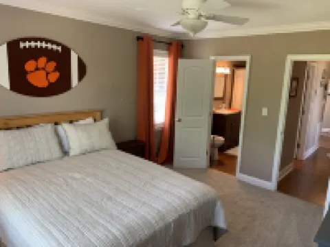 THE Premier Clemson /Seneca Lake Home