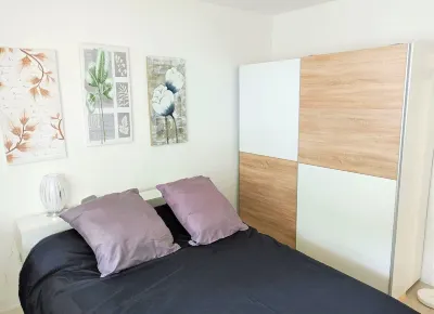 Pleasant 2-room apartment in residence with swimming pool
