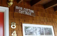 RELAXING MOUNTAIN GET-A-WAY IN HIGHLANDS, NC.  GOOD FOR ALL SEASONS!