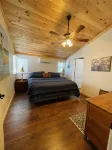 5bd~4ba Near Smoky Mountains Attractions~Majestic Views, Hot Tub, FirePit SMORES